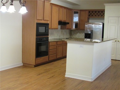 Wonderful Garden/Patio home located in desirable Kings Crossing