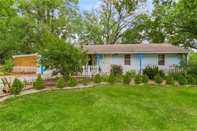 (private lake, pond, creek) Home For Sale in Kansas City Missouri