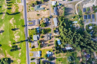 Just one block from shimmering Lake Cascade and the Cascade Golf - photo 13