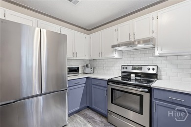 Back on the Market at NO fault of the seller. This charming 3 - photo 14