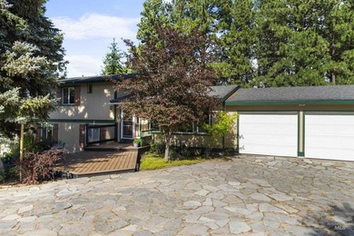 Just one block from shimmering Lake Cascade and the Cascade Golf - photo 14