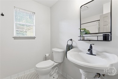 Back on the Market at NO fault of the seller. This charming 3 - photo 22