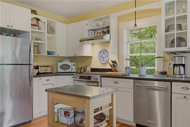 Set on a beautifully landscaped .14-acre lot, this 2-bedroom - photo 28
