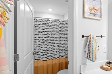Fresh New Price!! Nearly new 5-bedroom, 2.5-bath home in - photo 34