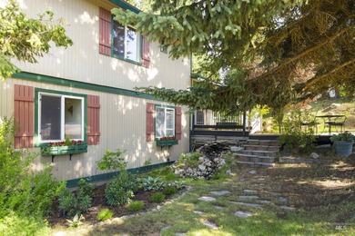 Just one block from shimmering Lake Cascade and the Cascade Golf - photo 40