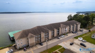 Lake Condo For Sale in Athens, Alabama