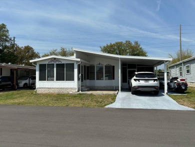 OWNER OPEN TO ALL REASONABLE OFFERS! IMMACULATE 2 BED 2 BATH - photo 2