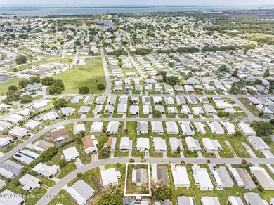 Affordable Florida living! This well-maintained 2006 model - photo 13