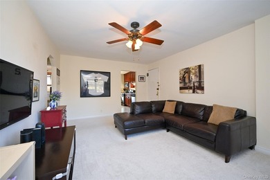 New to market! Second-floor 2-bedroom garden-style co-op - photo 9