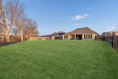 Nestled on a highly desirable cul-de-sac lot in the sought-after - photo 31
