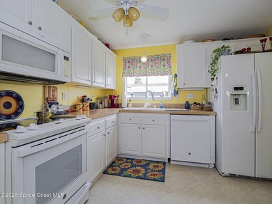 Affordable Florida living! This well-maintained 2006 model - photo 32
