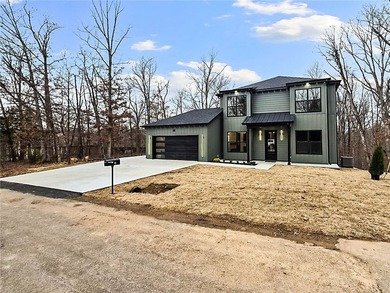 Discover a new standard of living at 18 Dunstable DR, Bella - photo 45