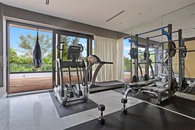 This spectacular property in Key Biscayne offers a luxurious and - photo 45
