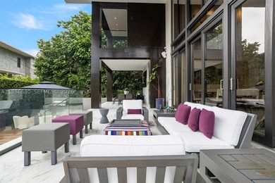 This spectacular property in Key Biscayne offers a luxurious and - photo 50