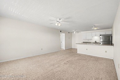 Light, bright with modern touches! This one-bedroom, second - photo 2