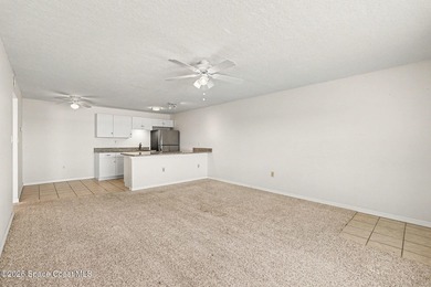 Light, bright with modern touches! This one-bedroom, second - photo 3