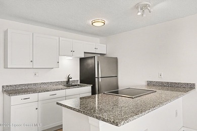 Light, bright with modern touches! This one-bedroom, second - photo 5