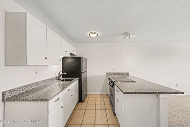 Light, bright with modern touches! This one-bedroom, second - photo 8