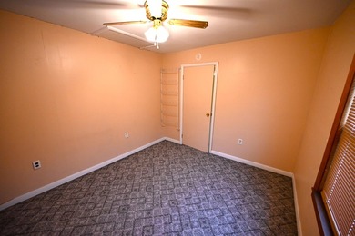 Great opportunity for a first-time homebuyer! This 2-bedroom - photo 17