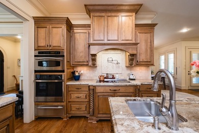 Welcome to this exceptional custom home by Southern Living - photo 19