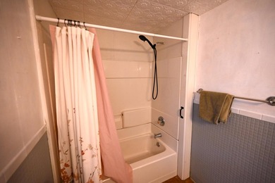 Great opportunity for a first-time homebuyer! This 2-bedroom - photo 23