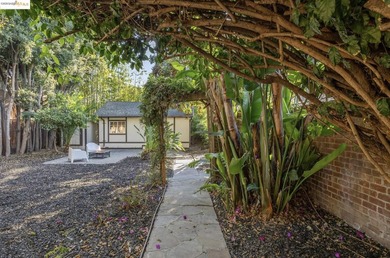 Originally built as a carriage house for the historic Oak Tree - photo 23