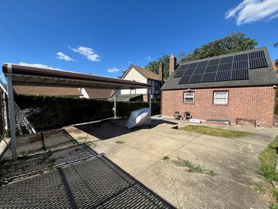 Four-bedroom, 1.5-bath brick Colonial in a prime location just - photo 29