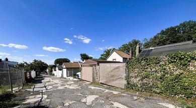 Four-bedroom, 1.5-bath brick Colonial in a prime location just - photo 31