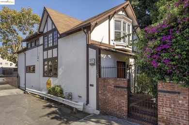 Originally built as a carriage house for the historic Oak Tree - photo 33