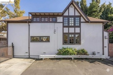 Originally built as a carriage house for the historic Oak Tree - photo 34