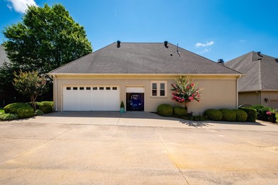 Welcome to this exceptional custom home by Southern Living - photo 47