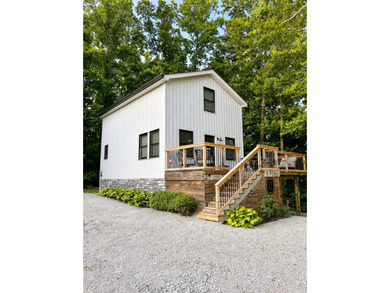 Dale Hollow Lake Home For Sale in Burkesvillle Kentucky