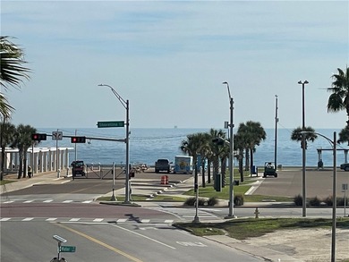 Stunning Waterfront Living: Privacy, Peace, and Panoramic Views