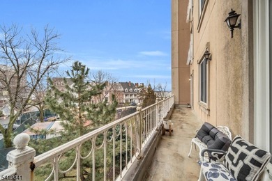 Welcome to this beautifully renovated residence at 101 - photo 19