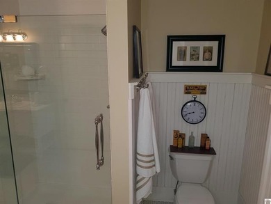 Luxury Living in the Riverside Condos of Paducah. Step into this - photo 12