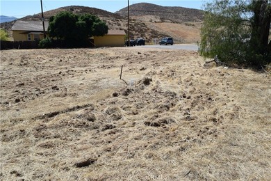 Here's an opportunity to own a flat and buildable lot in the - photo 14