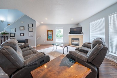 Stunning beach home with 3 gorgeous levels featuring a full bed - photo 20