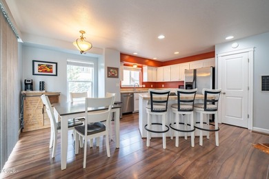 Stunning beach home with 3 gorgeous levels featuring a full bed - photo 22
