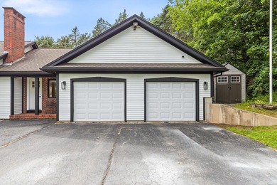 Enjoy the ease of single-level living in this well maintained - photo 3
