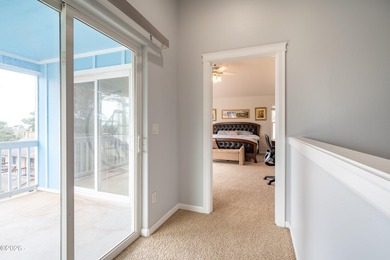 Stunning beach home with 3 gorgeous levels featuring a full bed - photo 32