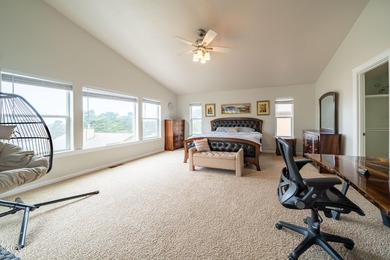 Stunning beach home with 3 gorgeous levels featuring a full bed - photo 37