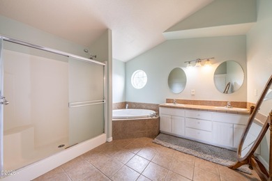 Stunning beach home with 3 gorgeous levels featuring a full bed - photo 39