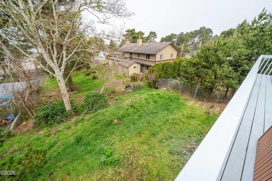 Stunning beach home with 3 gorgeous levels featuring a full bed - photo 45
