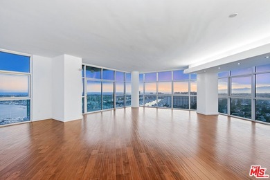 Welcome to the crown jewel of Marina Pointe Drive! An - photo 1