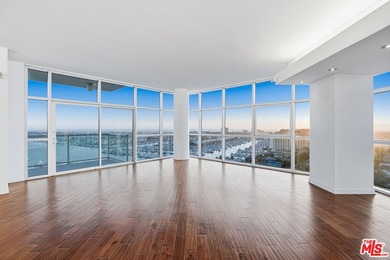 Welcome to the crown jewel of Marina Pointe Drive! An - photo 2