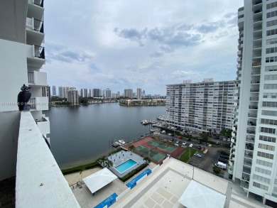 Little Maule Lake Condo For Sale in Aventura Florida