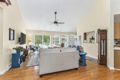 Beautifully maintained home with scenic pond views and ideally - photo 3