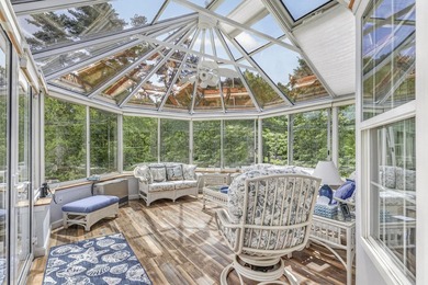 Beautifully maintained home with scenic pond views and ideally - photo 8
