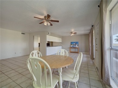 LOOKING FOR A GREAT CONDO UNDER $200K???? Step into this - photo 2