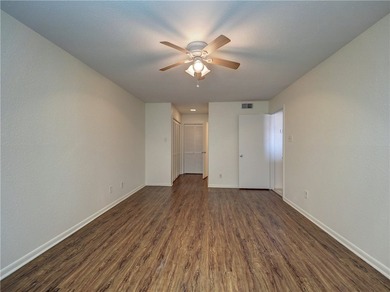 LOOKING FOR A GREAT CONDO UNDER $200K???? Step into this - photo 9
